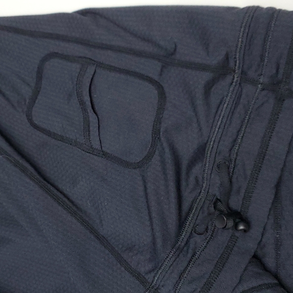 Lululemon size 6 black loose cinch waist - Picture 2 of 5